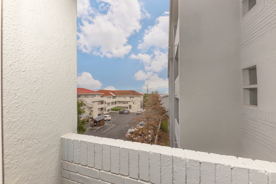 2 Bedroom Property for Sale in Woodstock Western Cape